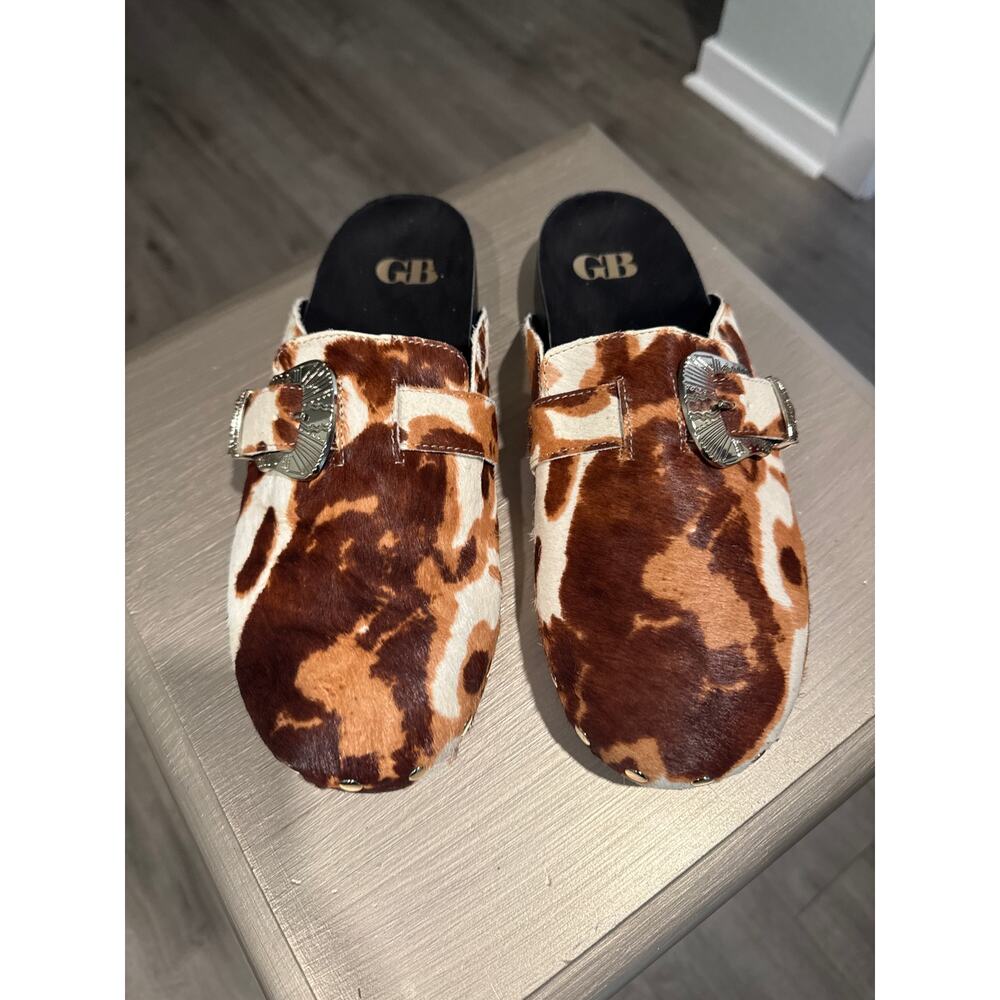 Gianni Bini Slip-On Cow Print Calf Hair Buckle Detail Mule Size 8.5M - Picture 2 of 7